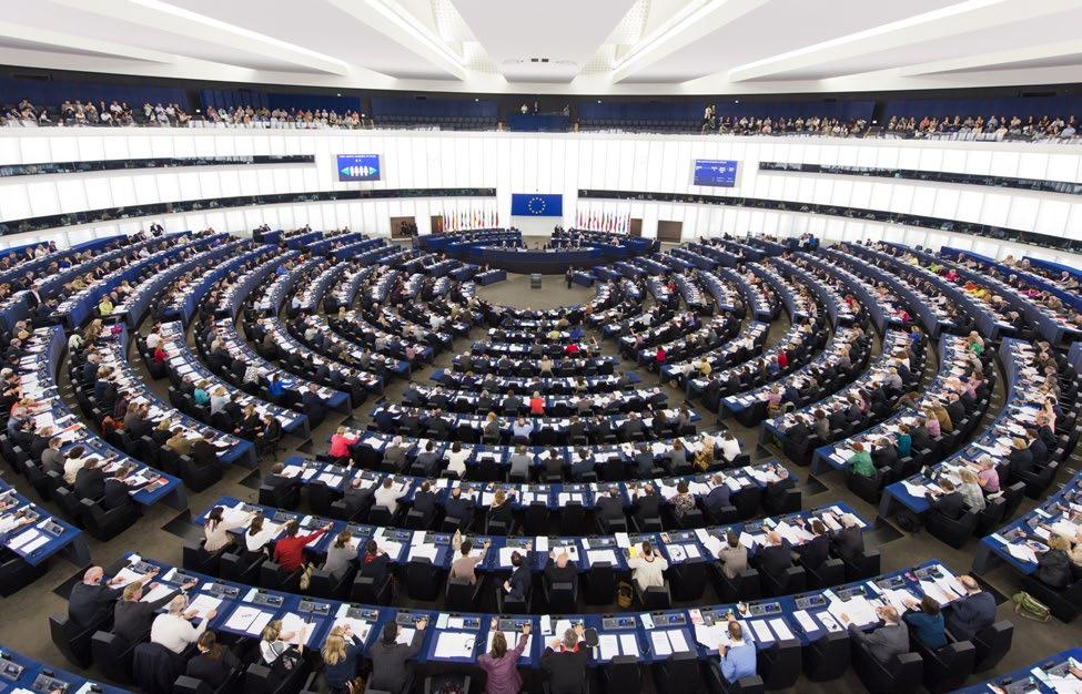 Jeżeli w poniższym opracowaniu nie podano inaczej: kobiety mężczyźni Źródła danych Parlament Europejski i jego organy: www.europarl.eu, od dnia 5.11.2012 r.