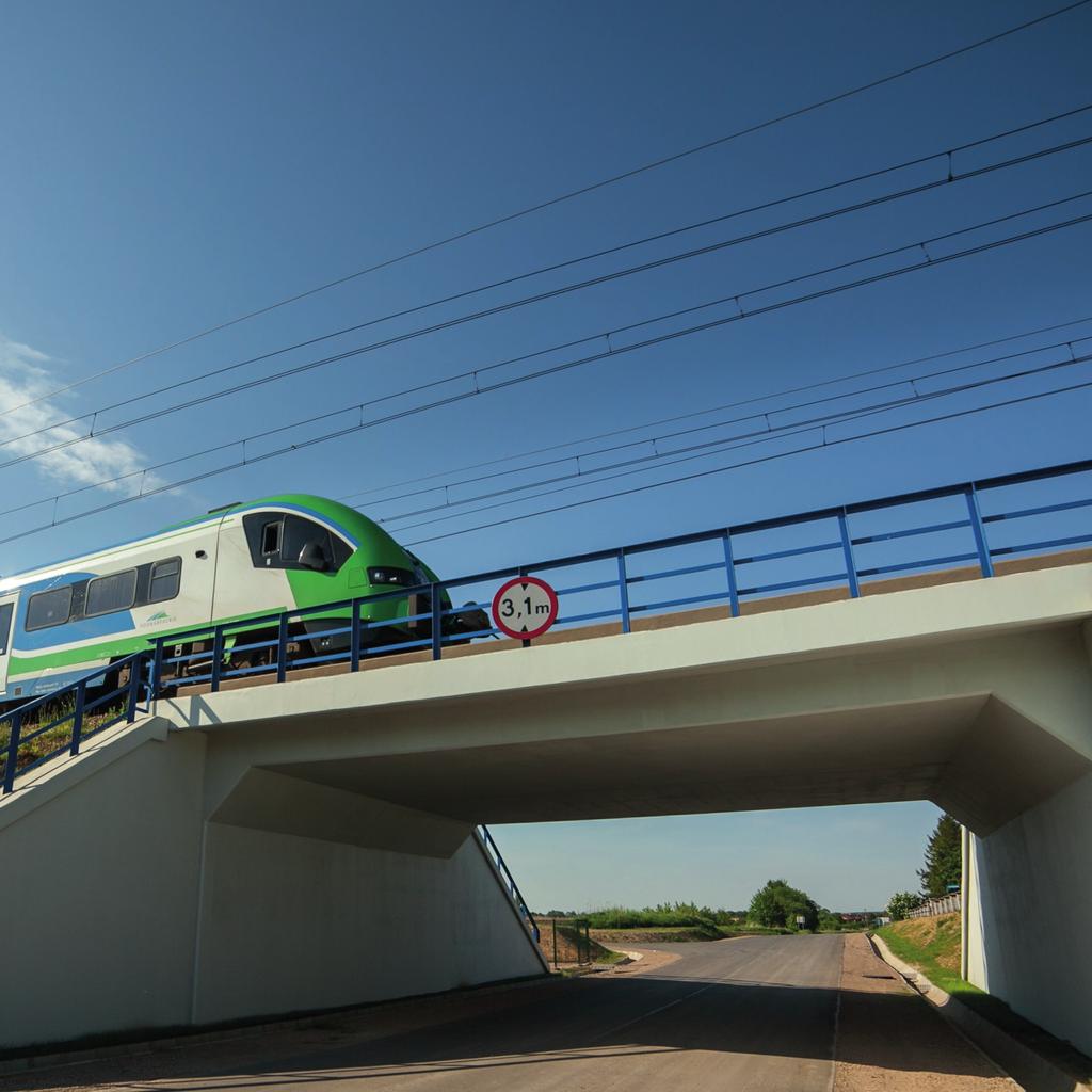 BUDOWNICTWO KOLEJOWE OBIEKTY INŻYNIERYJNE MOSTY WIADUKTY TUNELE Samodzielnie modernizujemy i wykonujemy wszelkie obiekty inżynieryjne na potrzeby linii kolejowych.