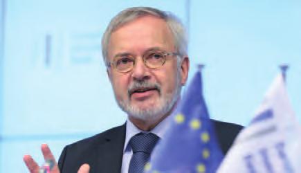 Przedmowa Prezesa Rok 2013 był dla Europejskiego Banku Inwestycyjnego, zwanego bankiem UE, rokiem pełnym wyzwań.