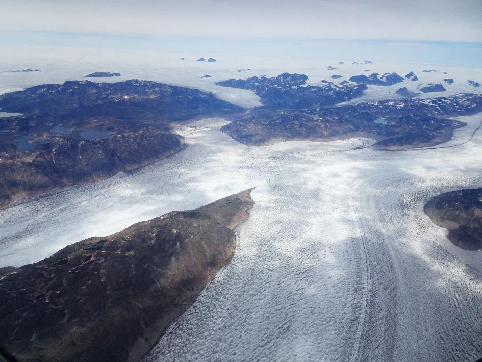 1. Wstęp Podczas naszej działalności we fiordzie Tasermiut (Grenlandia południowa, rejon Cape Farewell) udaje nam się przejść klasycznie trzy drogi.