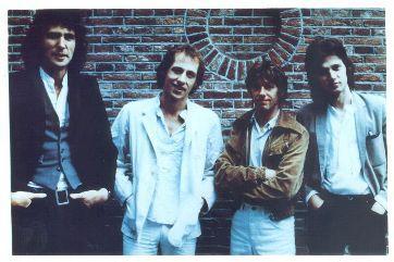 Brothers in Arms jest piątym albumem brytyjskiej grupy rockowej Dire Straits. Został wydany 13 maja 1985 roku.