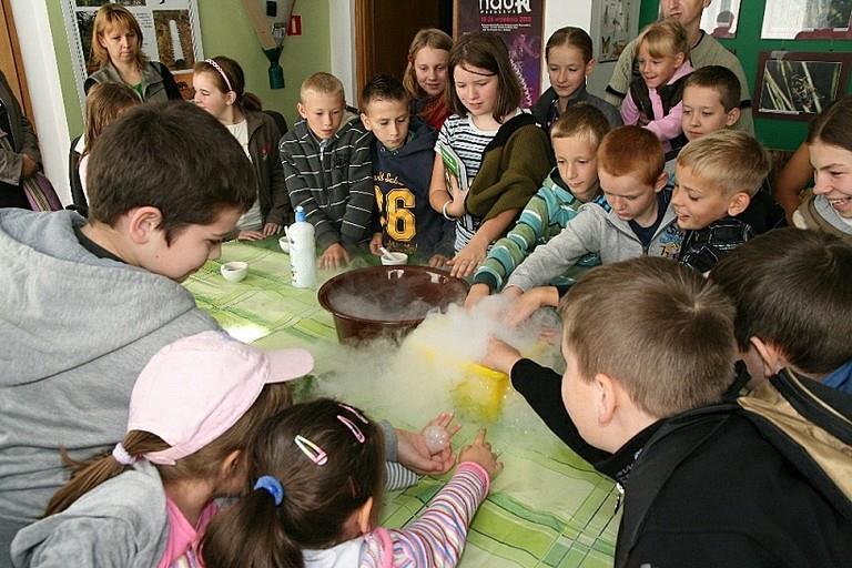 TEMATY LEKCJI FESTIWALOWYCH Jak bezpiecznie pozyskiwać drewno - hałas i wibracje Nie pozwólmy Ziemi spłonąć!