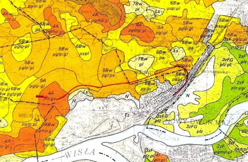 Wg podziału regionalnego zwykłych wód podziemnych Polski, teren leŝy w obrębie Subregionu Centralnego Regionu Mazowieckiego. Główny poziom uŝytkowy występuje przewaŝnie na głębokości 15-50 m p.p.t., zwykle w piaskach róŝnoziarnistych, o średniej miąŝszości 20-45 m, zwykle pod 15-40 m pakietem utworów słaboprzepuszczalnych.