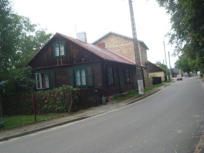 KARTA GMINNEJ EWIDENCJI ZABYTKÓW 49 1. OBIEKT Budynek mieszkalny 5. MIEJSCOWOŚĆ Nowe Miasto mieszkalna drewno I ćw. XXw 10. ADRES ul. Zielony Rynek 9/10 13. NUMER EWIDENCYJNY DZIAŁKI 919, 918 15.