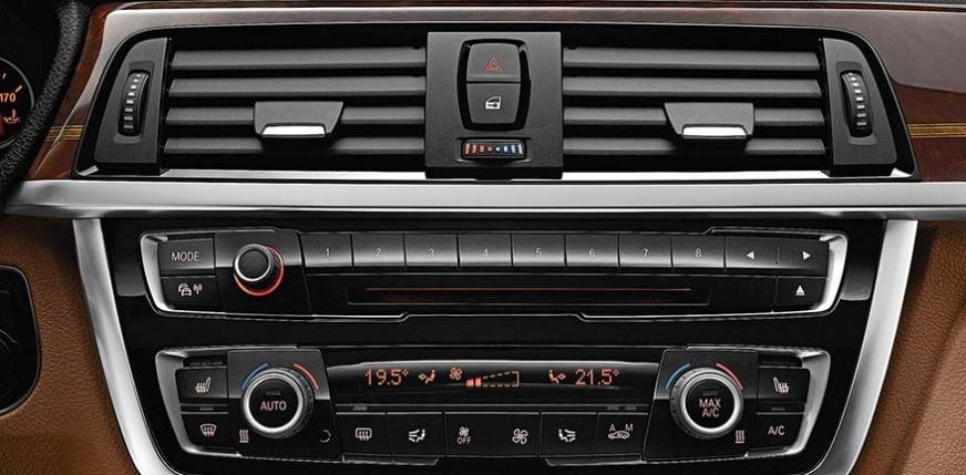 Po pierwsze nie szkodzić! Reżim warsztatów obsługujących klimatyzację data aktualizacji: 2016.12.25 Panel klimatyzacji w BMW serii 4, wersja coupe.