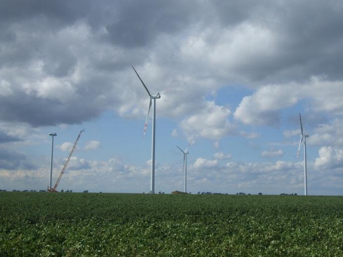 Projekty Długi tytuł wiatrowe prezentacji w fazie powerpoint wdrażania Rozbudowa projektów FW Łukaszów (34 MW) oraz FW Modlikowice (24 MW) do łącznej mocy 86 MW w trakcie developmentu Start of