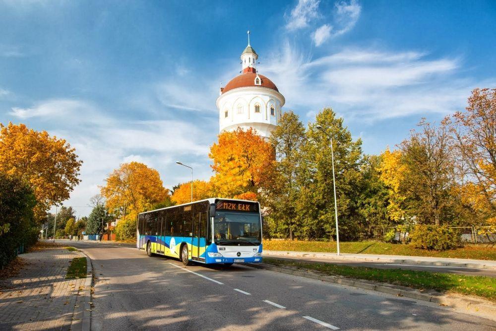 Tabor Obecnie tabor Miejskiego Zakładu Komunikacji w Ełku składa się w większości z Mercedesów Citaro oraz Jelczów i Irisbusów. MZK dysponuje 33 autobusami. Średni wiek to około 12 lat.