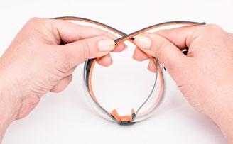 Antypoślizgowe: wewnętrzna strona okularów ochronnych oraz noski są całkowicie pogumowane.