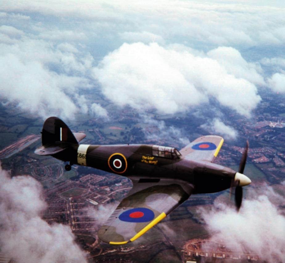 HURRICANE Zaprojektowany w 1935 r. w Wielkiej Brytanii Pierwszy lot w 1937 r. Uzbrojony w 3.