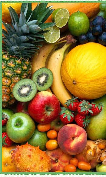 IX. Owoce Owoce pozyskiwane są z różnorodnych odmian drzew i krzewów uprawianych praktycznie na całym świecie: najwięcej owoców zbieranych jest w krajach o klimacie zwrotnikowym i podzwrotnikowym, np.