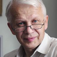PROFESOR DR HAB. MED. WIESŁAW WIKTOR JĘDRZEJCZAK Urodzony w 1947 roku w Gdyni. Jest absolwentem Wojskowej Akademii Medycznej w Łodzi, którą ukończył w 1971 roku z wyróżnieniem.