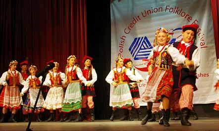 The program featured six Polish singing and dancing ensembles: Zródło from Brampton, Polonez from Hamilton, Lechowia from Mississauga, Radosc-Joy from Mississauga, Tatry from