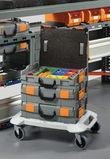 EQUIPMIENTO MOILE - WYPOSŻENIE MOILE La solución MOILE integra los equipamientos para vehículos comerciales Store Van con los maletines para piezas pequeñas de las series STORE OX 102 136 238 y su