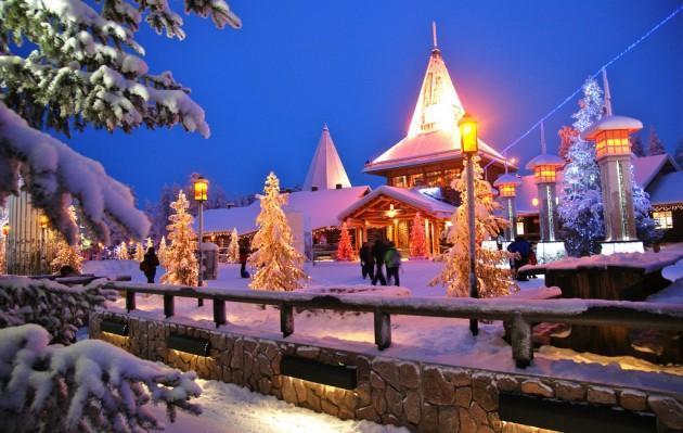 Tu zaś jego dom w Rovaniemi w Laponii. Święty Mikołaj ma swoją pocztę nawet trzy oddziały pocztowe. Listy do św.