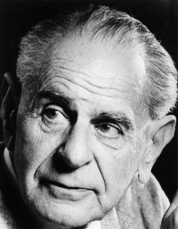 Współczesna metoda naukowa Formalne uprawomocnienie twierdzeń naukowych: falsyfikowalność (Karl Popper, 1902-1994) Teoria naukowa powinna jasno i precyzyjnie definiować możliwości jej odrzucenia