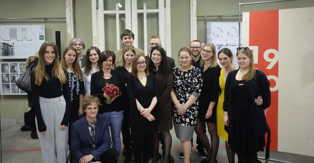 Warszawska Szkoła Architektury jest terminem odnoszącym się nie tylko do WA PW, ale także do unikalnego kierunku w sztuce projektowania, w którego formowaniu niezwykle mocno zarysował się twórczy i