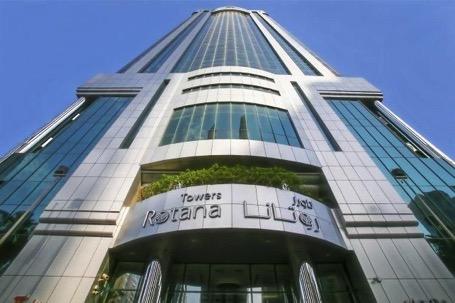 HOTEL TOWERS ROTANA 4 **** Ten luksusowy hotel położony jest przy słynnej dubajskiej ulicy Szejka Zayeda, obok wieżowca Burdż Chalifa oraz 10