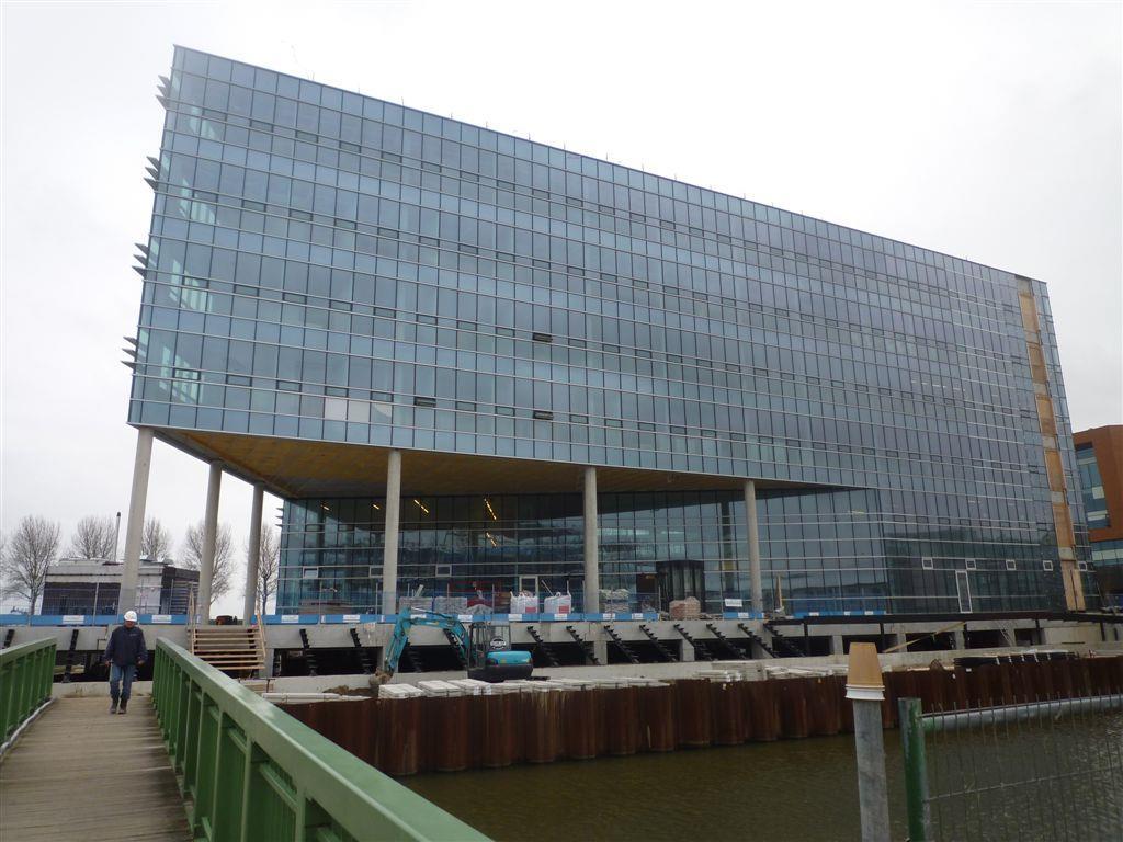 Studium przypadku: TNT Green Office, Hoofddorp, Holandia 37 TNT Green Office, Hoofddorp, Holandia System AF/Armaflex w pierwszym europejskim budynku biurowym posiadającym certyfikat LEED Platinum
