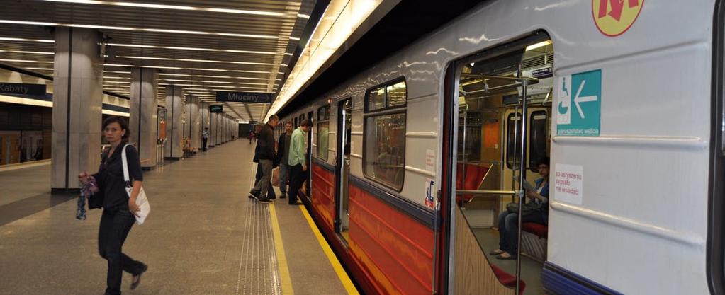 PRZEWÓZ PASAŻERÓW DANE LICZBOWE PASSENGER TRANSPORT NUMERICAL DATA Ocena metra pod względem punktualności kursowania w latach 2005 2011 Assessment of Metro in terms of punctuality of running in the