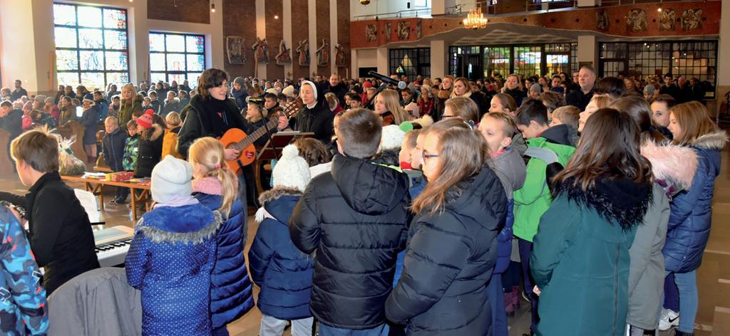 O godzinie 12:00 rozpoczęła się Msza święta, zaś potem moment, na który wielu czekało świąteczny