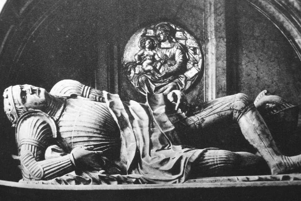 renesansową. Berrecci wzniósł w latach 1517-1533 przy udziale swego warsztatu - kaplicę grobową Zygmunta I Starego na Wawelu.