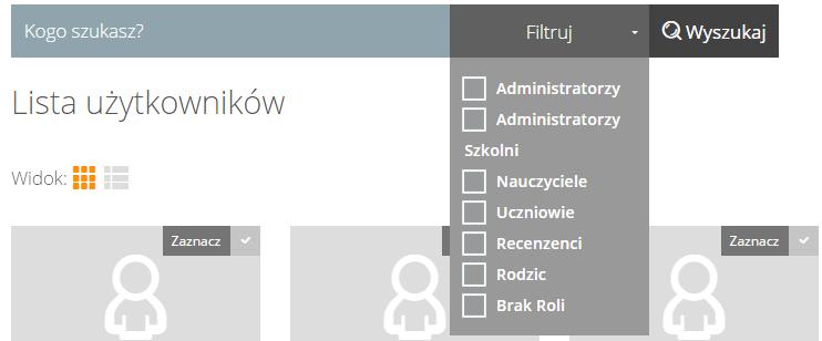 W obrębie każdego kafelka użytkownika wyświetlone są następujące informacje: imię i nazwisko użytkownika, rola przypisana danemu użytkownikowi, adres e-mail użytkownika, informacja o akceptacji