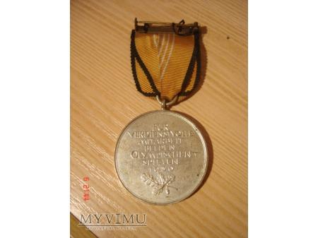 Niemiecki Pamiątkowy Medal Olimpijski 208-2-24 Niemiecki Pamiątkowy Medal Olimpijski