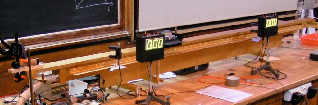 Uwaga, iloczyn mocy i czasu daje energię. Kilowatogodzina 1 kwh = 3 600 000 J jest jednostką energii. Wózek na torze powietrznym (!) Rozpędzanie wózka ze stałą pracą (!
