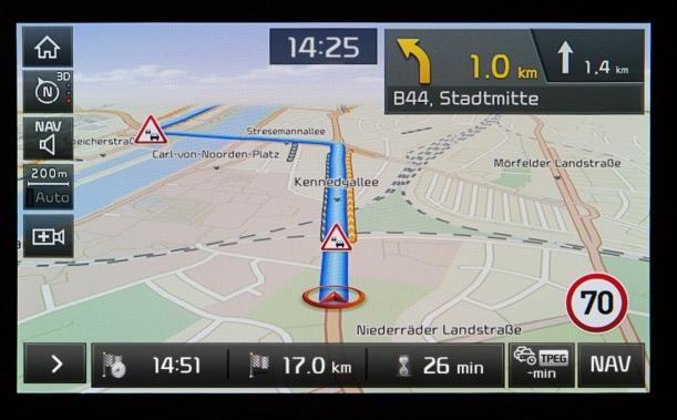 letnim planem darmowej aktualizacji, usługami TomTom, 8 calowym