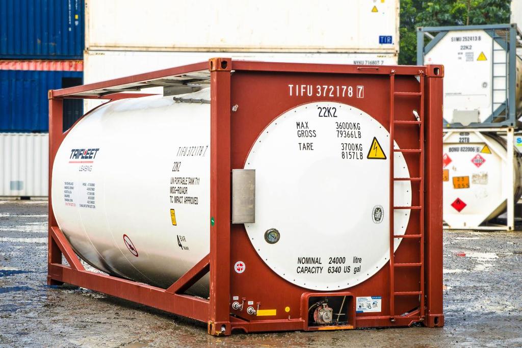 Charakterystyka kontenerów-cystern (Tank Containers) (3/3) Pojemność tanków wynosi około 20000 litrów.