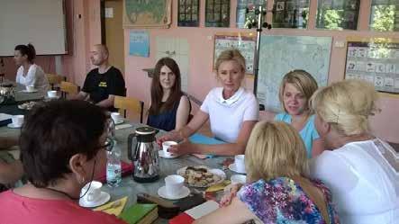 Jednak najważniejszym zadaniem jest rozwiązywanie problemów konkretnych rodzin, których dzieci uczęszczają do szkół z rejonu objętego opieką danej SGK.