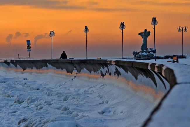 Gdynia gotowa na zimę Zima zbliża się wielkimi krokami, dlatego Gdynia solidnie się do niej przygotowała. Miasto ogłosiło już stan zimowej gotowości.