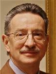 Dr Henryk Siodmok Doktor nauk ekonomicznych, absolwent Uniwersytetu Ekonomicznego w Krakowie (kierunek: Ekonomia i Organizacja Handlu Zagranicznego), oraz studiów MBA NSEAD w Fontainbleau. Związany m.