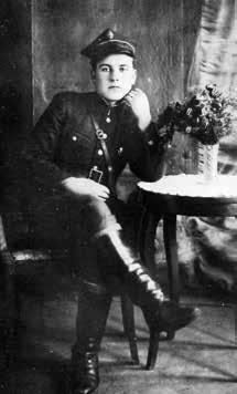 andrzej miałkowski Szefem posterunku milicji obywatelskiej w Krobi w 1945 roku został mianowany Tadeusz Woźniczak. 143.
