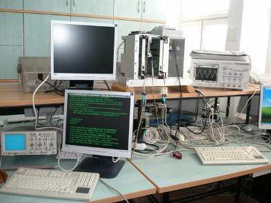 Laboratorium komputerów przemysłowych i systemów wbudowanych Platformy sprzętowe: komputery przemysłowe komputery jednoukładowe (Intel) platformy DSP