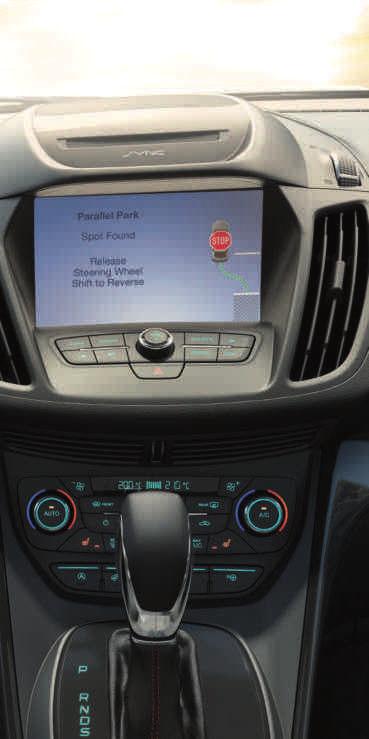 Układ Active Park Assist może zaparkować samochód równolegle lub prostopadle tam, gdzie wolna przestrzeń przekracza długość