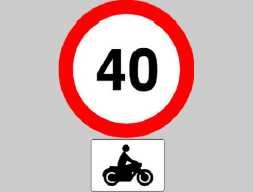 390.Znak ten: A. nie dotyczy kierującego motocyklem B. dotyczy tylko kierującego motocyklem jednośladowym C. zabrania kierującemu motocyklem przekraczania prędkości 40 km/h 391.