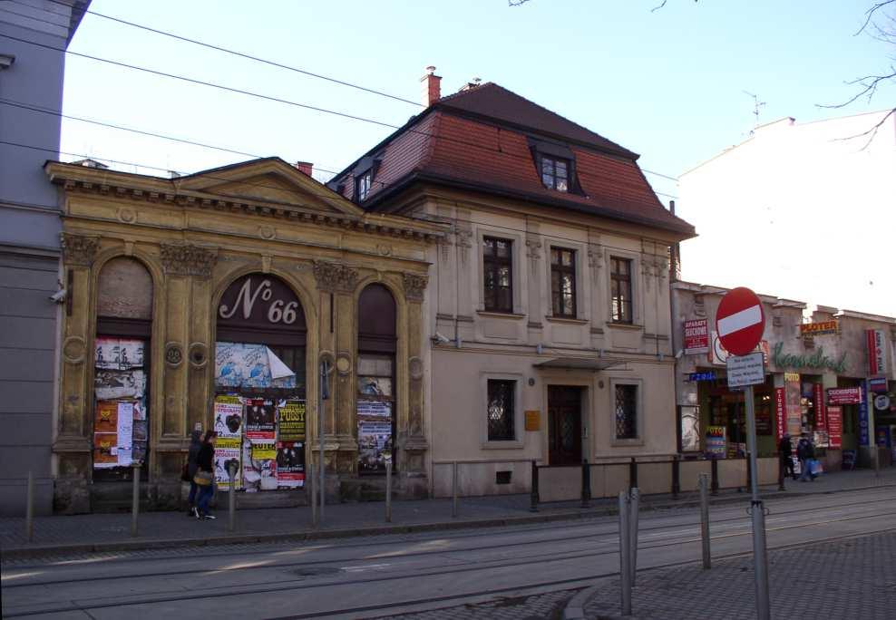 59 Fot. nr 110 (110-111). Fragment zabudowy ulicy Karmelickiej o numerach 66a-68.