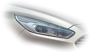 Również kierunkowskazy i światła do jazdy dziennej wykonane zostały w technologii LED, dzięki czemu reflektory nowego Forda S-MAX są nie tylko niezwykle skuteczne ale również doskonale się prezentują.