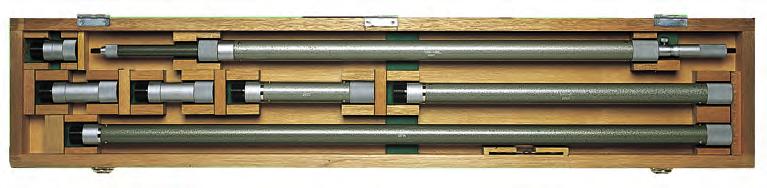 Średnicówki dwupunktowe z przedłużaczami Dokładność ±(7+n+L/50) µm n = liczba przedłużaczy, L = Maksymalna długość pomiaru (mm) Wzorzec długości Bęben i tuleja matowo chromowane, Ø 21 mm Wrzeciono