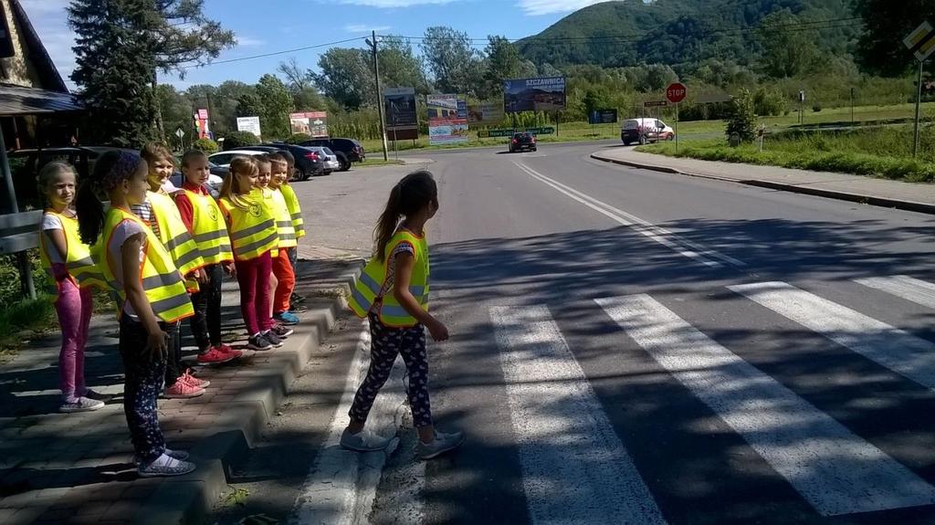 Na gazetkach tych znalazł się także dekalog bezpieczeństwa, opracowany przez uczniów.