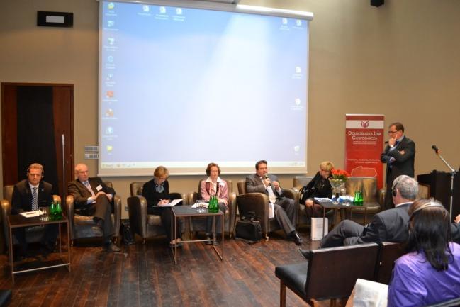 Panel dyskusyjny/podiumsdiskussion: Biznes i edukacja - wspólna strategia kształcenia zawodowego. Jaka jest przyszłość edukacji zawodowej w Polsce i w Europie?