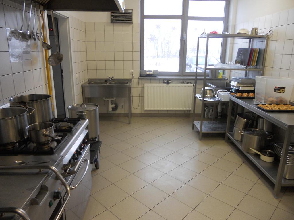 kryteria dotyczące uzasadniania oświadczeń stosowanych w związku z produktami kosmetycznymi dokonano oceny 20 produktów kosmetycznych.