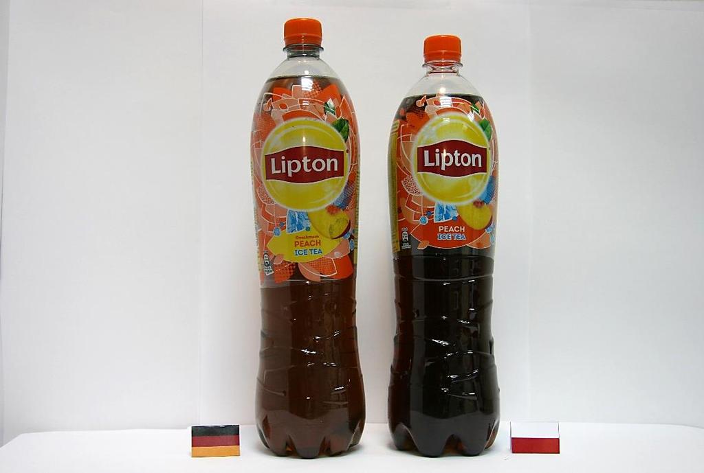 Napój herbaciany Lipton Ice Tea Peach (LIDL) Oznakowanie: niemiecki produkt na etykiecie czołowej ma informację, że napój jest o smaku brzoskwiniowym Geschmack Peach Ice Tea ; na polskim produkcie