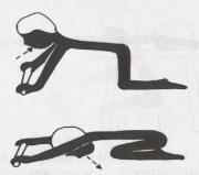 11. Siad skulny podparty lub siad na krzesełku. Toczenie piłeczki dolna powierzchnią stopy w przód i do siebie, na zmianę, prawą i lewą nogą, lub jednocześnie obiema nogami. 13.