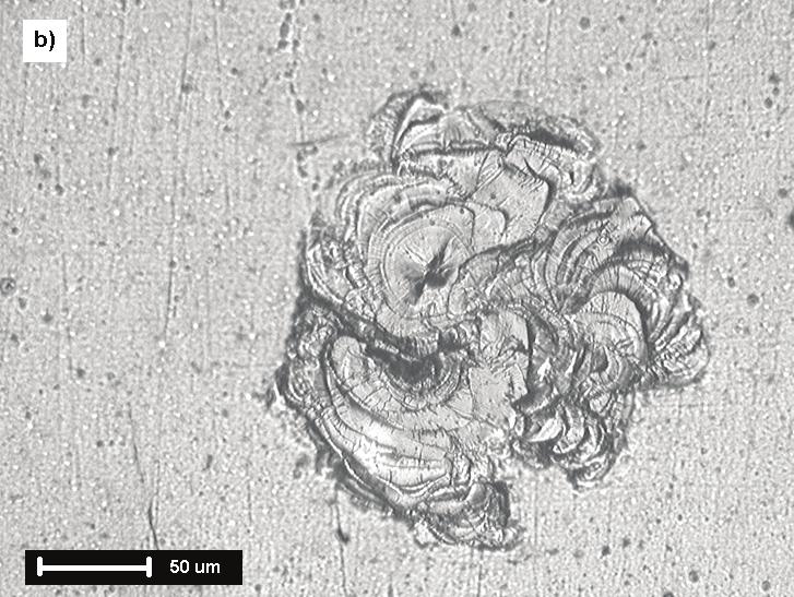Cienka i twarda powłoka pod wpływem dynamicznych obciążeń będzie łatwo pękać, a następnie będzie usuwana (rys. 2c, 4). Zwiększenie grubości powłok CrN powoduje brak mikropofalowania (rys.