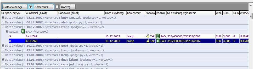 Zawartość danej grupy można wyświetlać ( rozwijać ) bądź ukrywać ( zwijać ) przy użyciu przycisków.