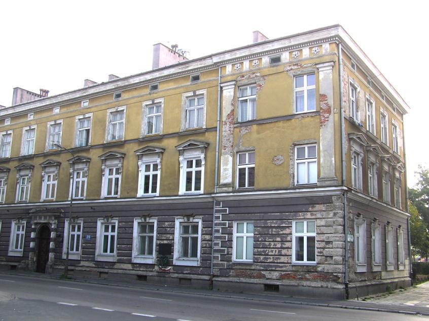 Rys. nr. 1 Budynek przy ul. Batorego nr 20 gdzie mieściła się po wojnie Wojskowa Komenda Rejonowa w latach 1945 1951 oraz Rejonowa Komenda Uzupełnień w latach 1951 1955 2.