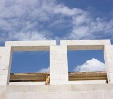 Deskowanie, wylewanie betonu podczas budowy czy mostki termiczne występujące w czasie użytkowania