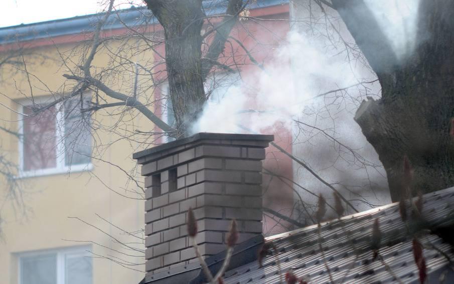 palenia śmieci w piecu zgłośmy sprawę do straży miejskiej, policji Kary